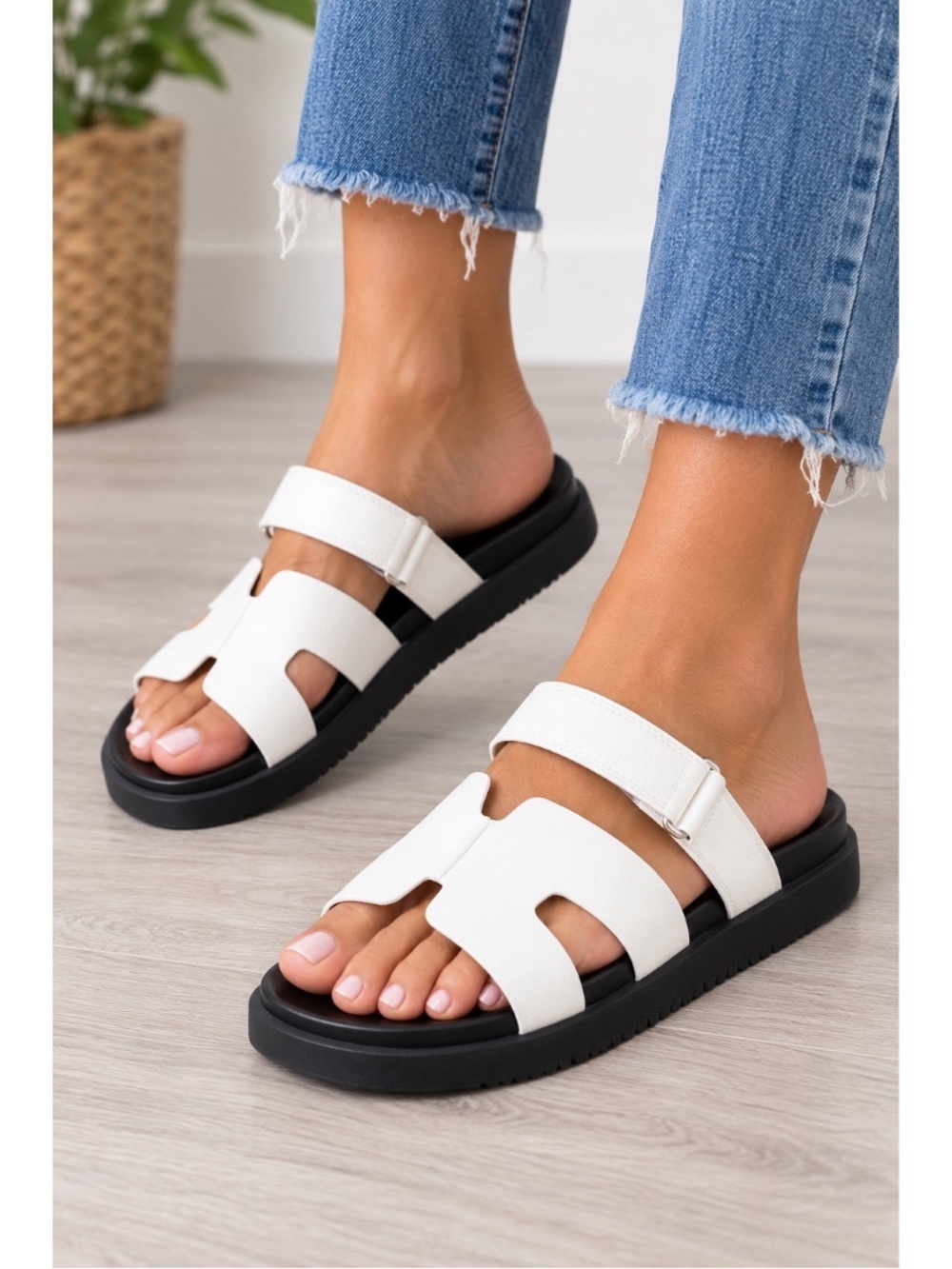 Wild Fable White Platform Slide Sandals size 11